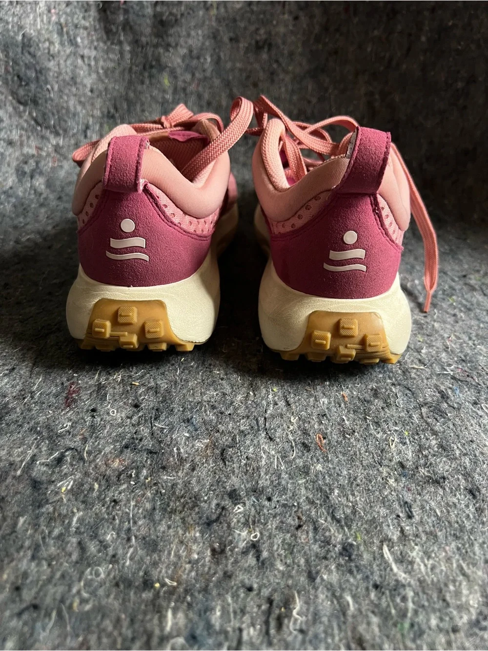 Pink Women's Everywhere sneakers